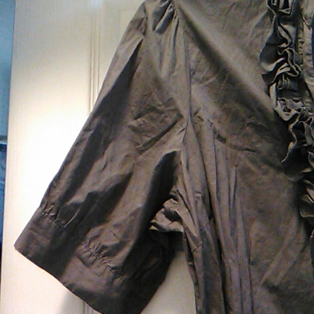 Ruffled 3x grey button down shirt - Picture 3 of 7